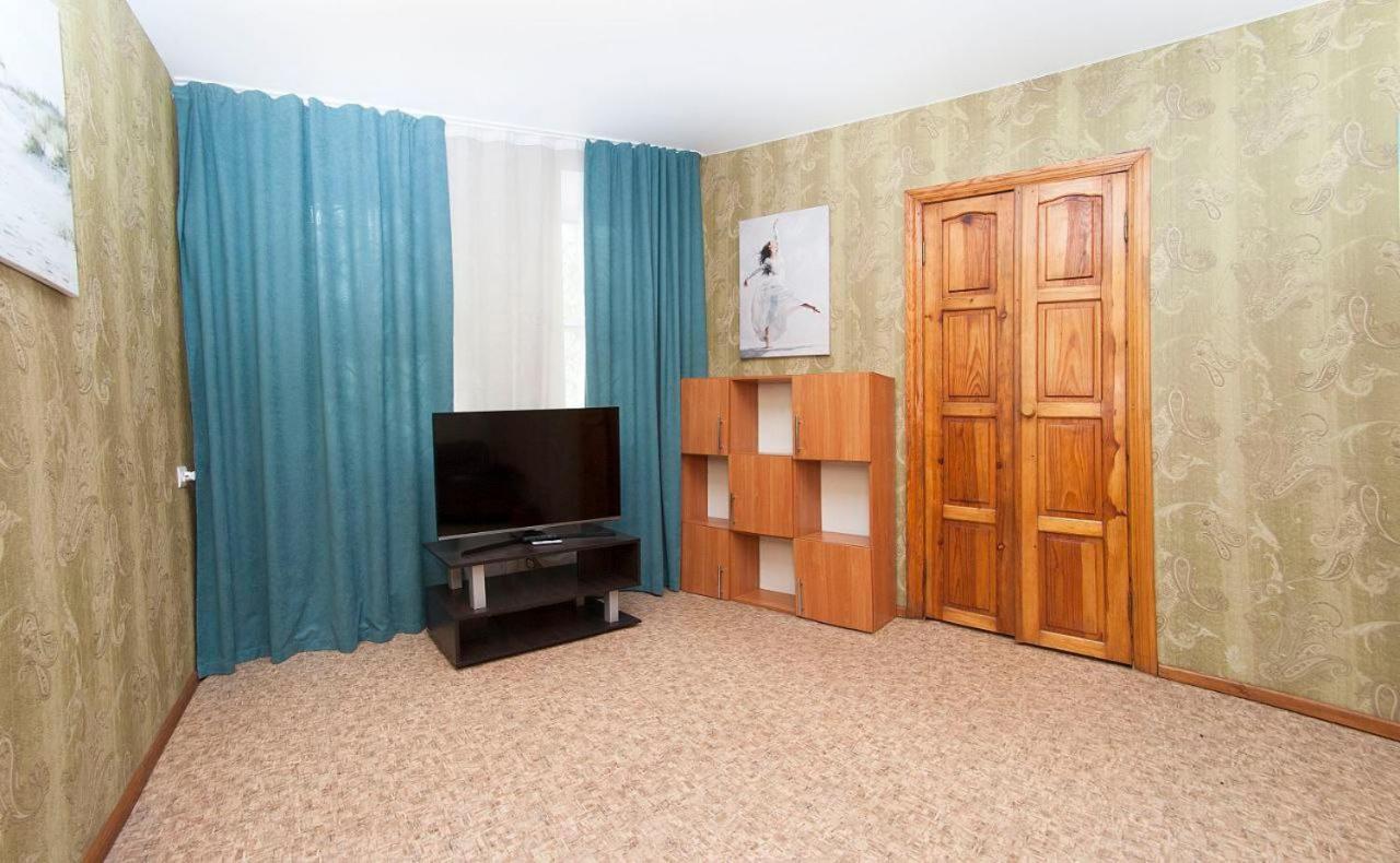 Apartments On Yavornitsky Av. นิปโปร ภายนอก รูปภาพ