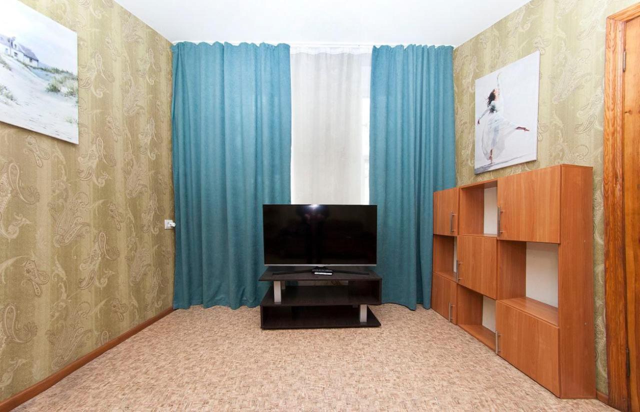 Apartments On Yavornitsky Av. นิปโปร ภายนอก รูปภาพ